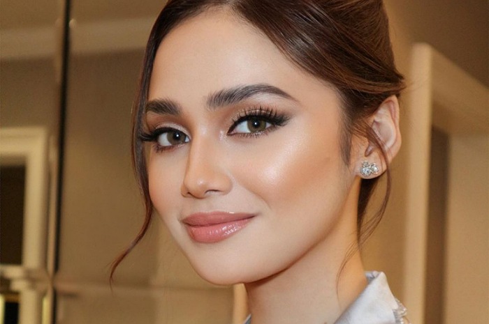 <p>Ket Foto: Syifa Hadju keciduk berada di Malaysia menghadiri sebuah acara dengan tampilan mirip barbie (Foto/Instagram/@syifahadju)</p>
