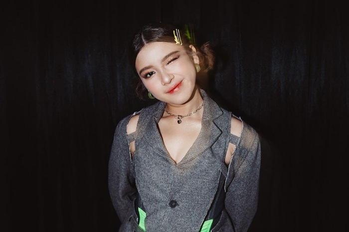 <p>Ket Foto: Tiara Andini berhasil meraih trending youtube di kanal musik terbarunya berjudul Tega (Foto/Instagram/@tiaraandini) </p>
