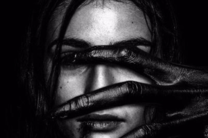 <p>Ket Foto: Film Horor Veronica (Foto/Pinterest @imagesshare)</p>
