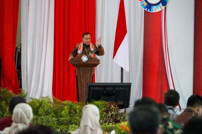 <p>Ket. Foto : Anggota Komisi III DPR RI Ungkap Firli Bahuri Dapat Kembali ke Posisinya Jika Terbukti Tak Bersalah<br />
(Foto/Instagram/@firlibahuriofficial)</p>
