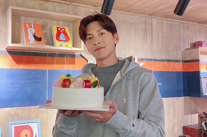 <p>Ket Foto: Aktor terkenal Ji Chang Wook yang memiliki zodiak Cancer (Foto/Instagram/jichangwook)</p>
