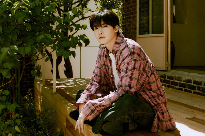 <p>Ket Foto: Pemain drama Big Mouth, Lee Jong Suk yang berzodiak Virgo (Foto/Instagram/jongsuk0206)</p>
