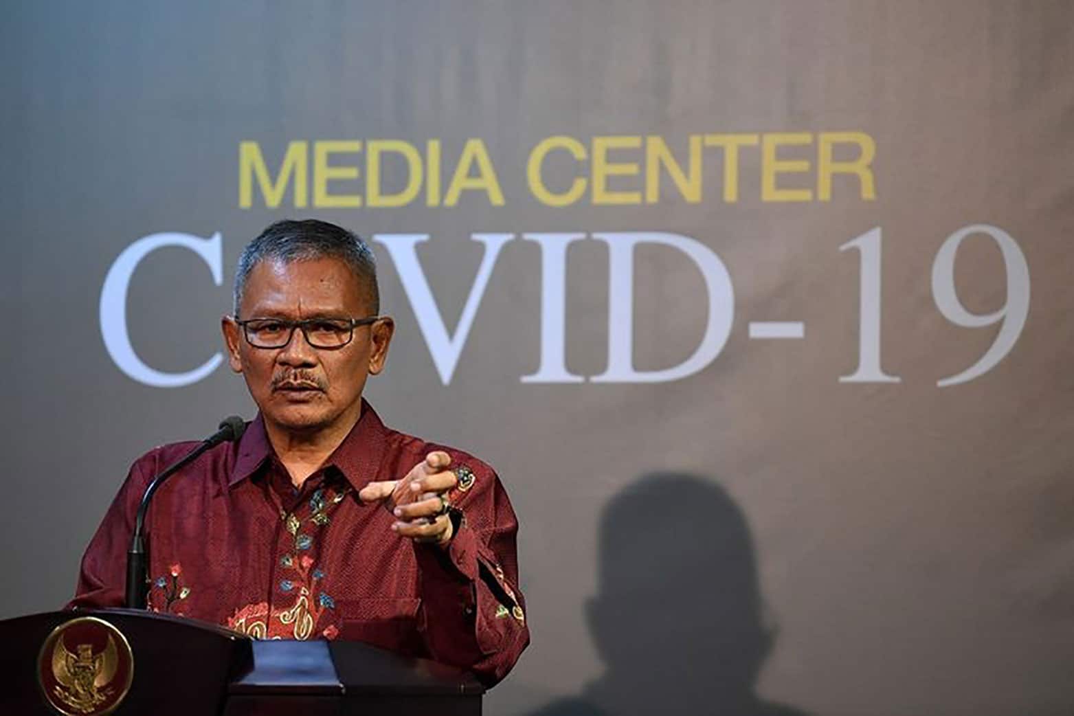 <p>Juru bicara pemerintah untuk penanganan COVID-19 Achmad Yurianto memberikan keterangan pers di Kantor Presiden, Jakarta, Rabu (11/3/2020). Pemerintah menyatakan hingga Rabu (11/3) sore pasien positif COVID-19 di Indonesia bertambah dari 27 menjadi 34. ANTARA FOTO/Sigid Kurniawan/ama.</p>
