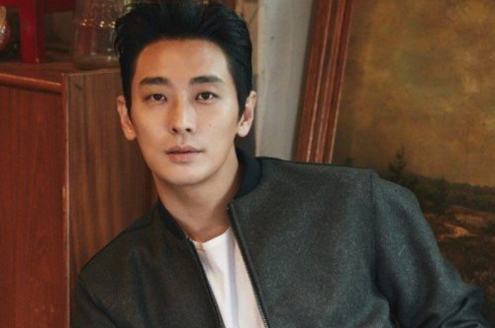 <p>Ket. Foto: Aktor Ju Ji Hoon Dikabarkan akan Menjadi Karakter Utama Drama Lighting Stone (Foto/Pinterest)</p>
