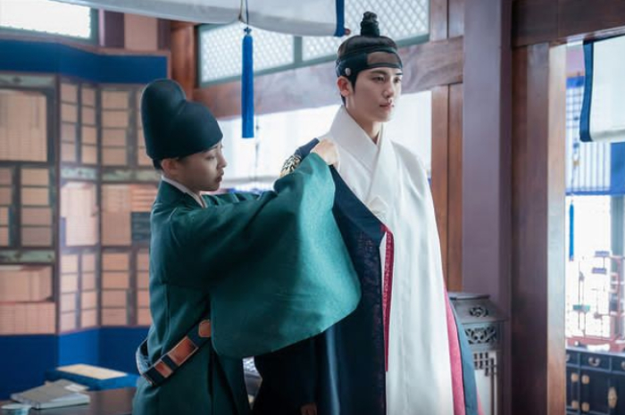 <p>Ket. Foto: Sinopsis Kdrama Our Blooming Youth Episode 3 yang Dimainkan Park Hyung Sik (Foto/Instagram/@pop_phs1116)</p>

