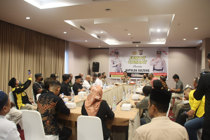 <p>Ket Foto: Kegiatan sesi Jumat Curhat bersama warga (Foto/Humas Polda Sulawesi Tengah)</p>
