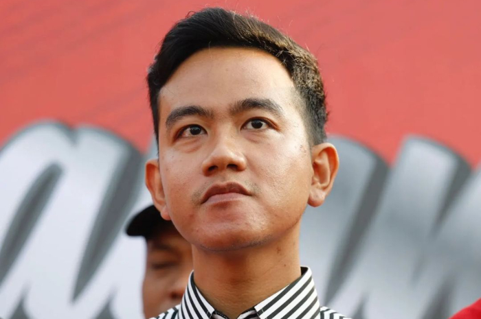 <p>Ket. Foto : Gibran Rakabuming Raka Akan Melakukan Safari Politik di Sulawesi Selatan Akhir Pekan Ini<br />
(Foto/Instagram/@gibran.rakabuming_)</p>
