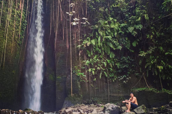 <p>Ket foto: Pesona yang ditawarkan di wisata Air Terjun Sumampan Bali (Foto/Instagram/mohamed_el1408)</p>
