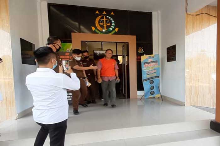 <p>Foto: Terdakwa SS ditahan Kejari Parimo, terdakwa kasus dugaan korupsi aset DKP tahun 2012, di Kejari Parimo, Rabu 10 Februari 2021.</p>
