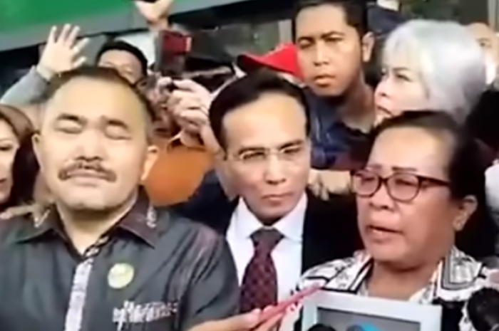 <p>Ket Foto: Kuasa hukum dan ibunda Joshua Hutabarat (Foto/Screenshot Instagram/@irmahutabaratofficial)  </p>
