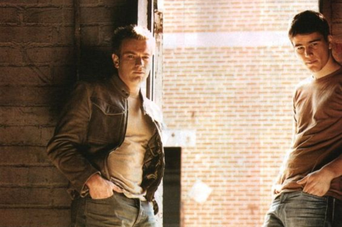 <p>Ket Foto: Pemeran Film yang Bergenre Perang Black Hawk Down (Foto/Pinterest @ervanisyah)</p>