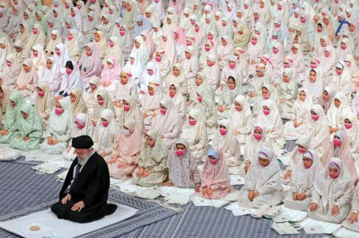 <p>Keterangan Foto: Keracunan massal siswi di Iran,(Foto:/Twitter/patrickwintour)</p>
