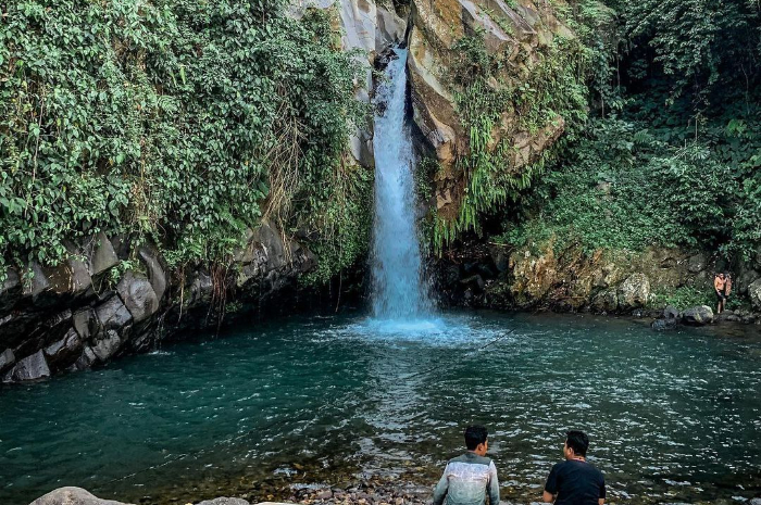 <p>Ket foto: Indahnya wisata Air Terjun Way Lalaan di Lampung (Foto/Instagram/viikiifernando)</p>
