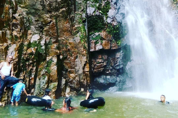 <p>Ket foto: Cantiknya panorama alam di wisata Air Terjun Sihobuk Tapanuli Tengah Sumatera Utara (Foto/Instagram/panjaitan35)</p>
