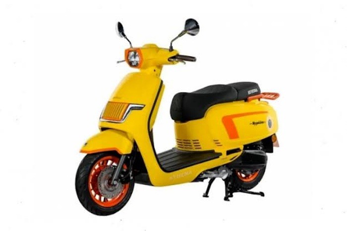 <p>Ket Foto: Foto dari motor skuter baru, Athena Goddes 150  (Foto/Cong Luan.vn)</p>
