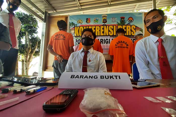 <p>Foto: Konferensi pers kasus narkoba di parigi moutong, di Mako Polres Parimo. Rabu 5 Mei 2021.</p>
