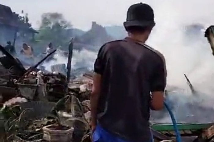 <p>Foto: Korban Kebakaran di Tolai, Parimo, Sulteng. Sabtu 20 Februari 2021.</p>
