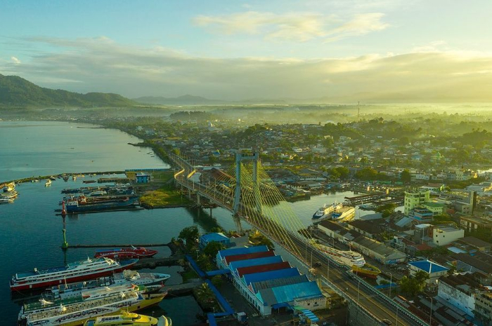 <p>Ket Foto: Kota Manado salah satu daerah terpadat di Sulawesi Utara(Foto/Instagram @ I Love Manado)</p>
