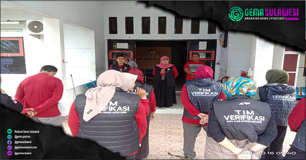 <p>Ket Foto: Tim Verifikasi KPU Parigi Moutong (Foto/Duan)</p>
