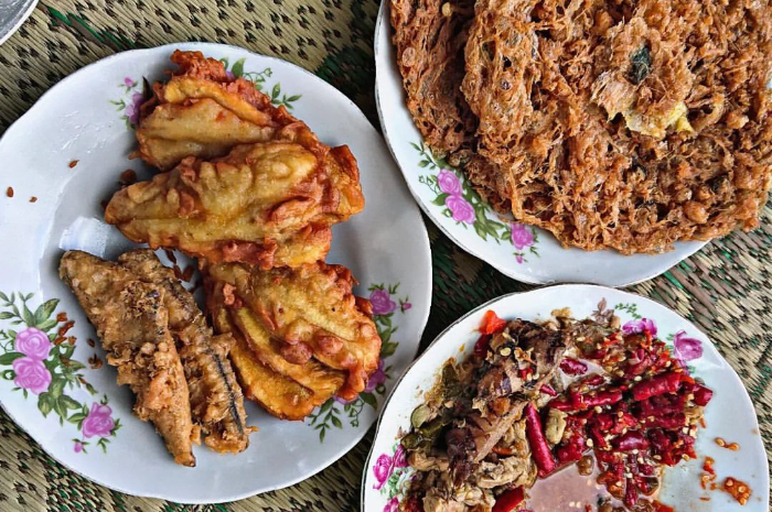 <p>Ket foto: Kuliner Warung Kopi Klotok Kaliurang Yogyakarta, legendaris dan tidak pernah sepi pembeli (Foto/Instagram/parlinsiregar30)</p>
