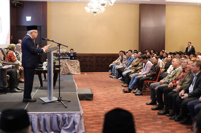 <p>Ket. Foto : Wapres Ma’ruf Amin Ungkap Pandangan Pemerintah terhadap Pekerja Migran di Kunkernya ke Slovakia<br />
(Foto/Instagram/@kyai_marufamin)</p>
