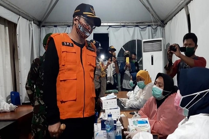 <p>Foto: Kunjungan Wakil Walikota Palu kunjungi pos perbatasan covid 19.</p>
