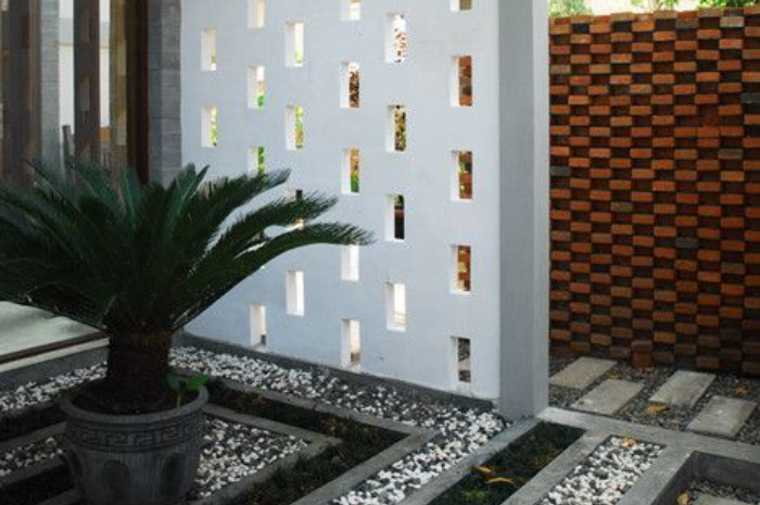 Ket Foto: Desain Teras Rumah Minimalis Semi Industrial (Foto/Pinterest @pinterest)