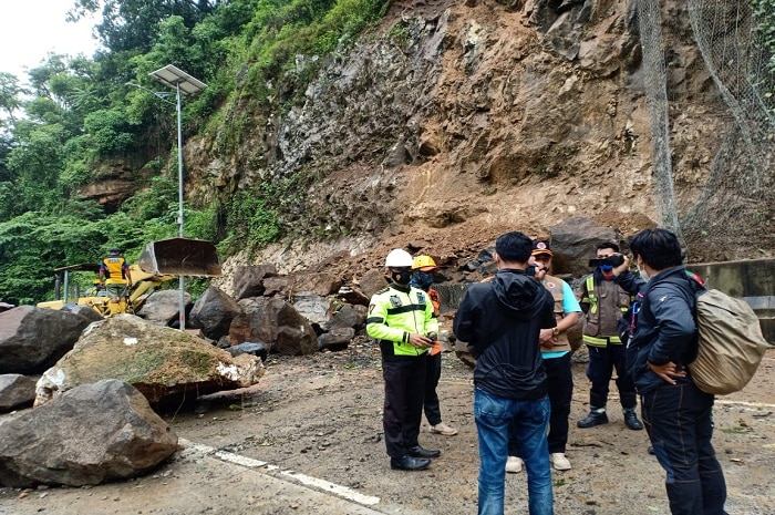 <p>Longsoran Sulbar/Dok. okezone news</p>
