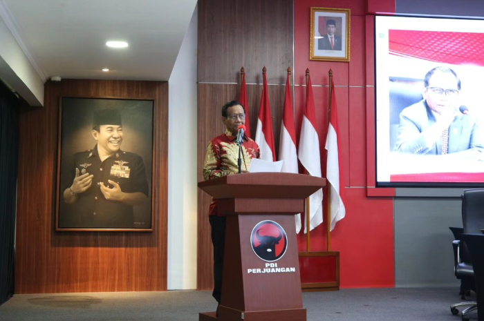 <p>Ket. Foto : TKN Sebut Mahfud MD Sebaiknya Mundur dari Menkopolhukam Terkait Pernyataannya Indonesia sedang Tidak Baik<br />
(Foto/Instagram/@mohmahfudmd)</p>
