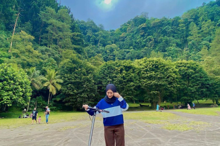 <p>Ket foto: Keseruan main skuter di Karang Pramuka Kaliurang Yogyakarta (Foto/Instagram/yzxaariiii)</p>
