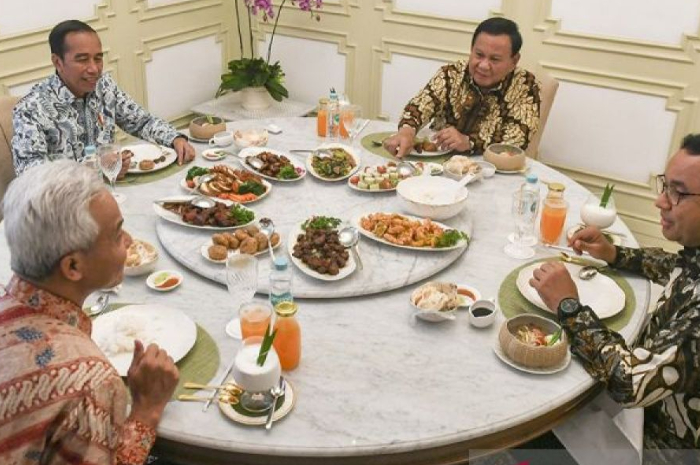 <p>Ket Foto: Makan Siang Para Capres dengan Jokowi Dodo (Foto/Pinterest @antar)</p>
