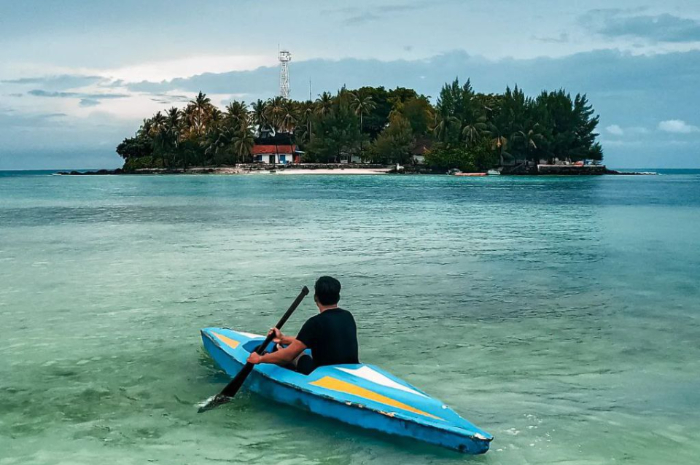 <p>Ket foto: Lepaskan segala beban di wisata Pulau Samber Gelap Kotabaru Kalimantan Selatan (Foto/Instagram/raditya.anantama)</p>
