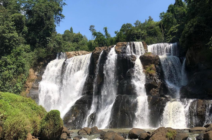 <p>Ket foto: Keindahan wisata Curug Malela yang ada di Bandung (Foto/Instagram/moniqueshintami)</p>
