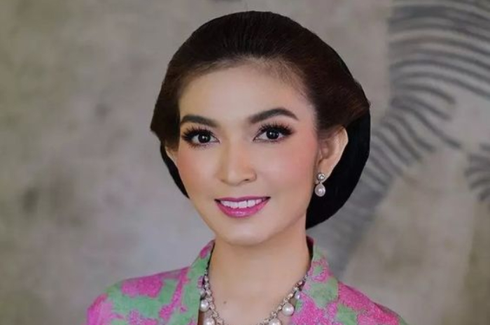 <p>Ket Foto: Selvi Ananda Istri Gibran Rakabuming (Foto/Pinterest @wolipop)</p>
