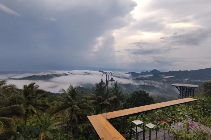 <p>Ket foto: Pemandangan cantik dari Bukit Wisata Pulepayung Yogyakarta (Foto/Instagram/pulepayung)</p>
