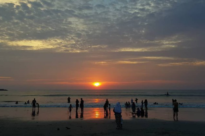 <p>Ket foto: Magisnya wisata Pantai Jakat Bengkulu yang bikin mata tak bisa berpaling (Foto/Instagram/marliefendi)</p>
