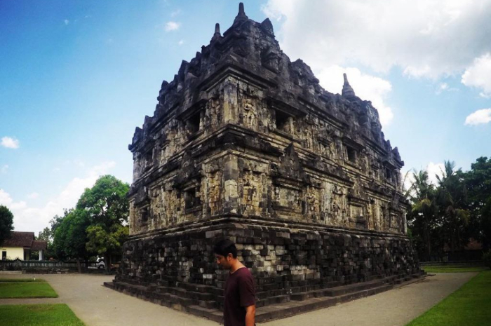 <p>Ket foto: Indahnya pesona wisata Candi Sari yang ada di Yogyakarta (Foto/Instagram/teddynatha)</p>
