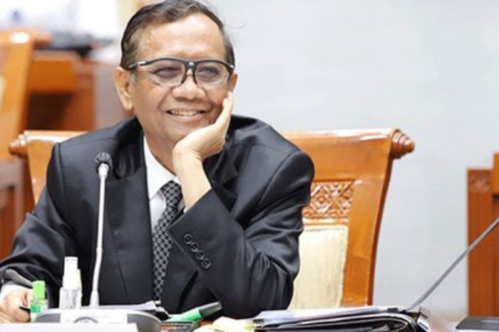 <p>Ket Foto: Mahfud MD Memiliki Karier dan Pekerjaan Cemerlang (Foto/Pinterest @radarsolo)</p>
