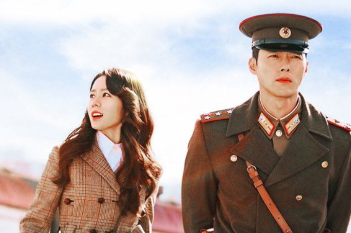 <p>Ket Foto: Sinopsis Drama Korea Crash Landing On You (Foto/Pinterest @carota)</p>

