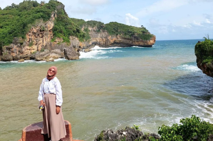 <p>Ket foto: Panorama indah wisata Pantai Gesing Yogyakarta yang begitu memanjakan mata (Foto/Instagram/marianti310)</p>
