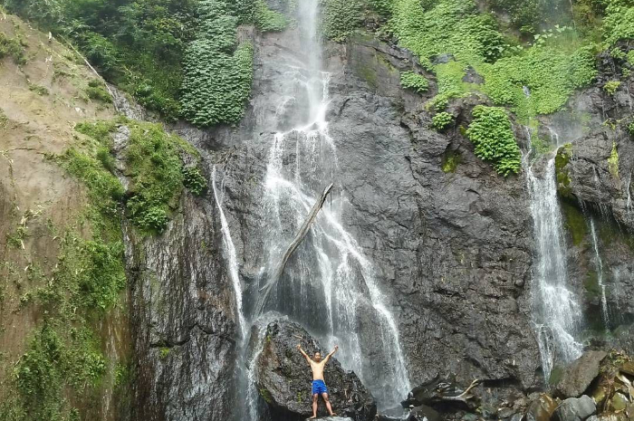 <p>Ket foto: Megahnya wisata Curug Silawe Magelang, pemandangannya bikin auto jatuh cinta (Foto/Instagram/kepokepokez2)</p>
