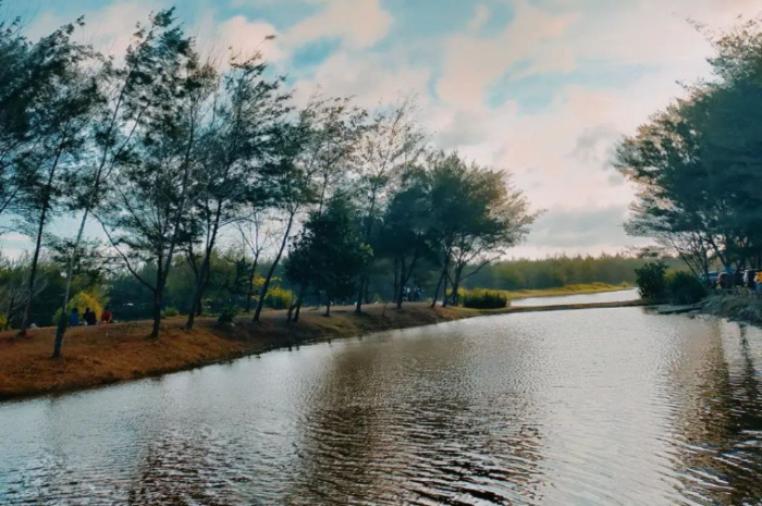 <p>Ket foto: Berburu foto di wisata Laguna Glagah Yogyakarta yang indah (Foto/Instagram/febriatri_lestari15)</p>
