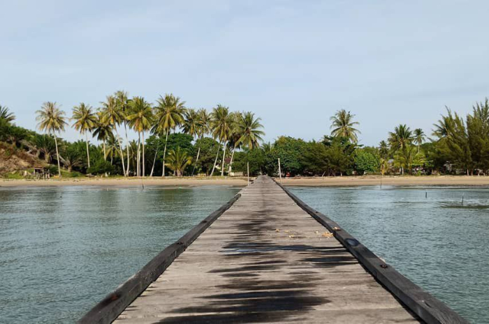 <p>Ket foto: Potret indah wisata Pantai Kayu Angin yang ada di Sebatik, Kalimantan Utara (Foto/Instagram/uje_90)</p>
