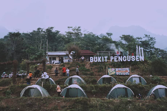 <p>Ket foto: Spot camping menarik di wisata Bukit Pengusen Pati (Foto/Instagram/achiel_ipuel)</p>
