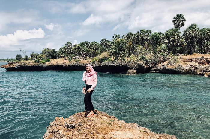 <p>Ket foto: Indahnya wisata Pantai Ropet Gili Iyang Sumenep Jawa Timur (Foto/Instagram/mamakinan_4)</p>
