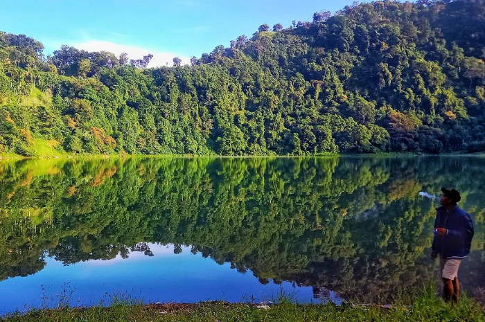 <p>Ket foto: Hunting foto di wisata Ranu Bedali Lumajang yang eksotis (Foto/Instagram/11_rofiq)</p>
