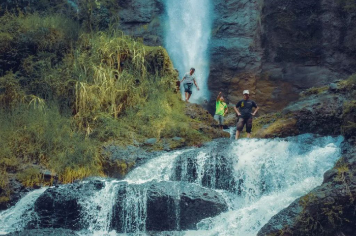 <p>Ket foto: Cantiknya wisata Curug Cina yang ada di Subang (Foto/Instagram/wawanhiroki)</p>
