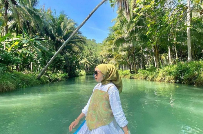 <p>Ket foto: Megahnya wisata Sungai Cokel Pacitan yang membius mata (Foto/Instagram/grennadaer)</p>
