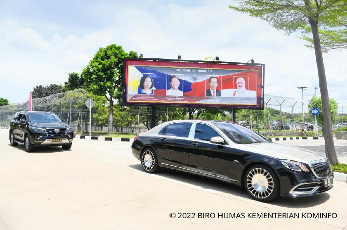 <p>Mobil Mercedes-Maybach yang selalu dipakai Menteri Jonny G Plate (Foto/Kemeninfo) </p>
