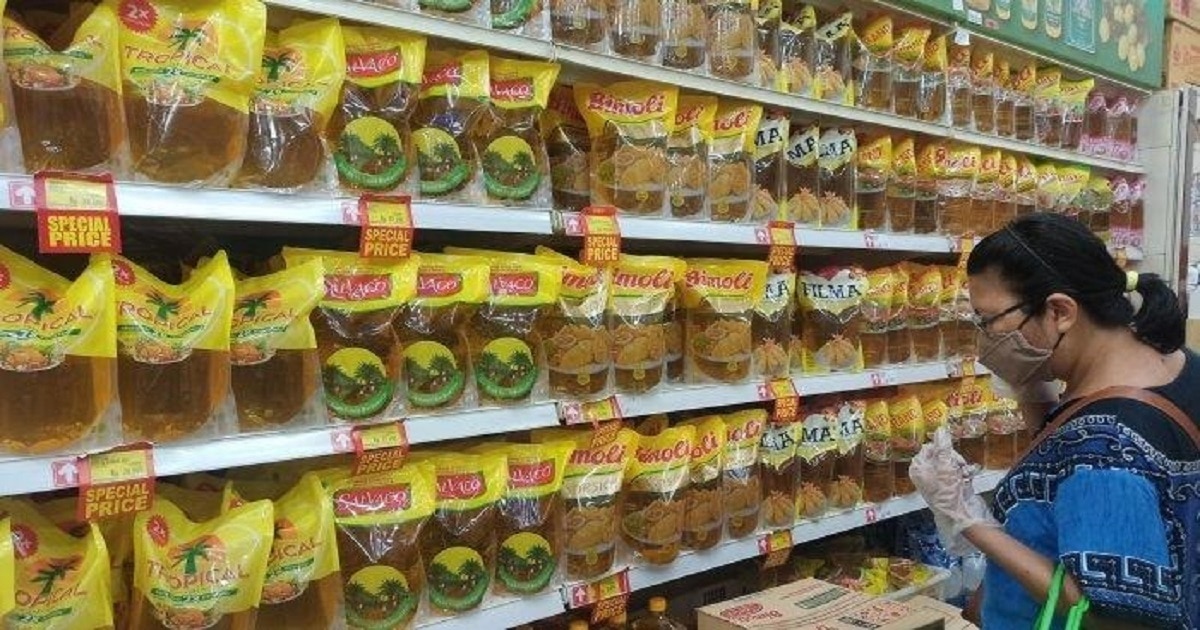 <p>Kemendag Diminta Konsisten Menerapkan Kebijakan HET Minyak Goreng</p>
